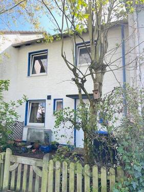 Hausansicht - Klein - und bald mein ! - 159.800,00&nbsp;EUR Kaufpreis, ca.&nbsp; 84,00&nbsp;m&sup2;&nbsp;Wohnfl&auml;che