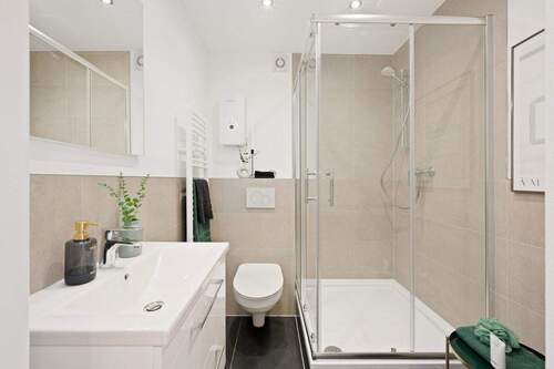 Badezimmer mit Dusche - 