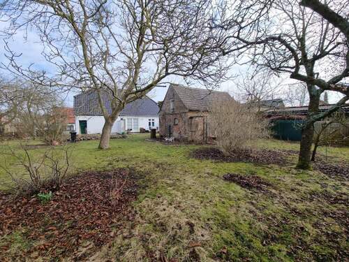 Haus- und Grundstücksansicht - 