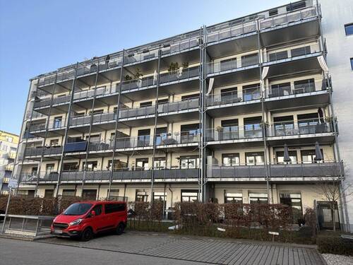 Außenansicht / Parken - 3 Zimmer Etagenwohnung zum Kaufen in Nürnberg