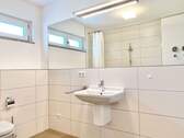 Badezimmer Ansicht 3.jpg - 