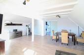 Wohnzimmer 1.OG - 7 Zimmer Einfamilienhaus in Auhagen