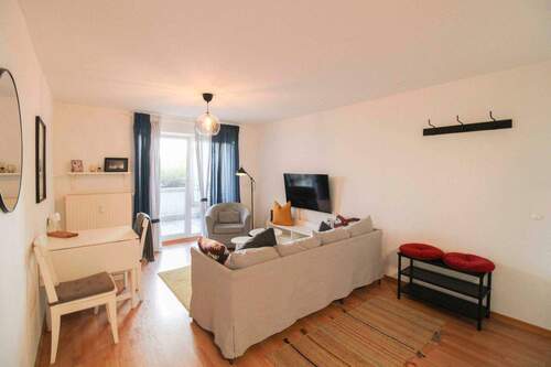 Wohnzimmer - 2 Zimmer Etagenwohnung zum Kaufen in Leipzig