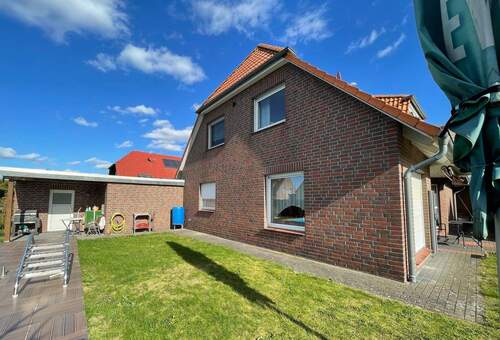 Giebelansicht mit Garagenanbau.jpeg - 