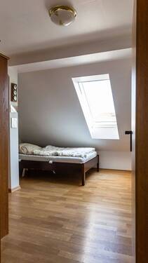 Viertes Schlafzimmer (DG) (6).jpg - 