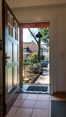Eingangsbereich (2).jpg - 8 Zimmer Reihenmittelhaus in Berlin