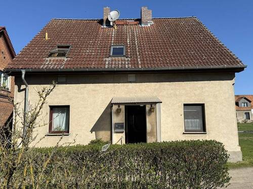 Rückseite mit Eingang - 4 Zimmer Einfamilienhaus zum Kaufen in Oberbarnim