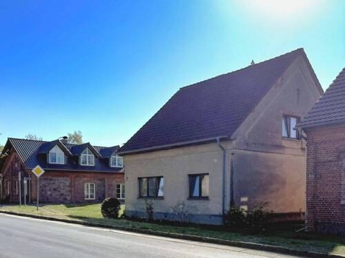 Straßenlage - 4 Zimmer Einfamilienhaus in Oberbarnim