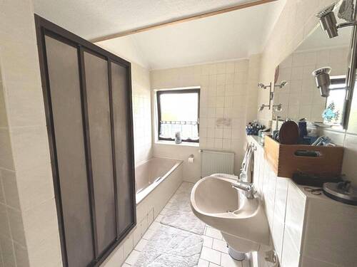 ...Dusche und Wanne - 