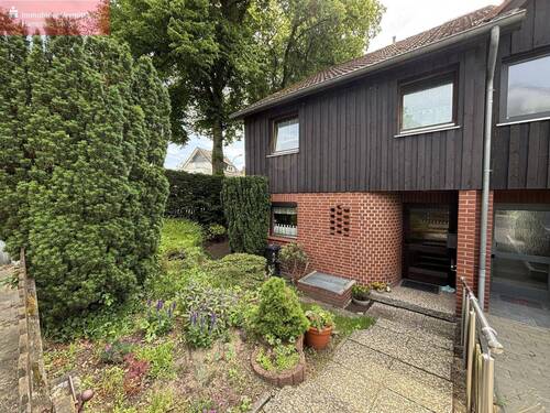 Hauseingang - Ruhig, aber zentral wohnen - 349.000,00&nbsp;EUR Kaufpreis, ca.&nbsp; 121,30&nbsp;m&sup2;&nbsp;Wohnfl&auml;che