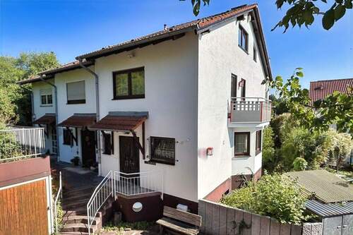 Hausansicht - 5 Zimmer Reihenendhaus in Stuttgart