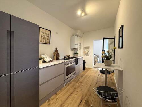 Küche, Blick zu Wohnzimmer - 