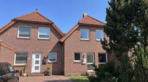 Vorderansicht Sommer - 4 Zimmer Doppelhaushälfte in Ostrhauderfehn