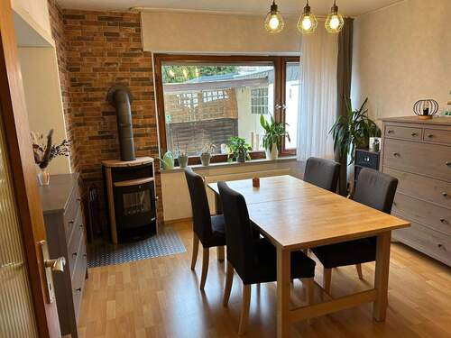 Wohn-Eßzimmer - Helle Erdgeschosswohnung mit Terrasse und Garten!