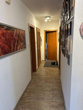 Flur - Terrassenwohnung mit 75,00 m&sup2; in Spenge zur Miete