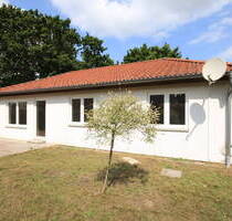 Leben auf einer Ebene - stilvoller Bungalow mit Doppelgarage und sonnigem Südwestgarten - Falkensee