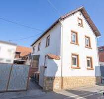 Gepflegtes Einfamilienhaus mit Anbau, Hof, Scheune und Garten - Ingelheim-Heidesheim