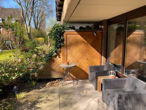 Terrasse - Attraktive 3 Zimmer Wohnung mit Terrasse in schöner Lage inklusive eines Stellplatzes