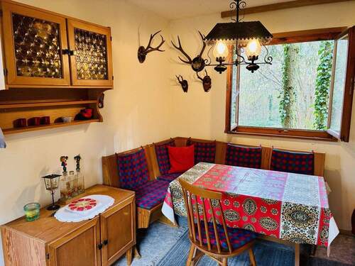 Hütte-1 - Sitzgelegenheit - Grundstück in Mundhardterhof