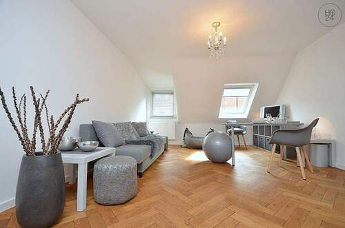 Bild1 - Wunderschöne, möblierte Altbauwohnung mit Reinigungsservice in Stuttgart West