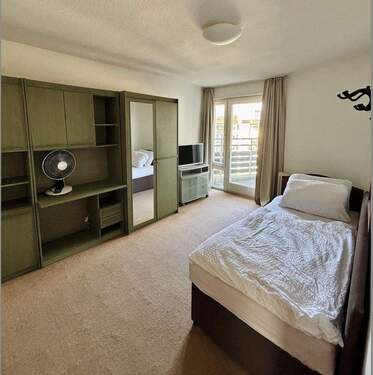 Schlafzimmer Nr. 1 - Etagenwohnung mit 105,00 m&sup2; in Steinenbronn zum Kaufen