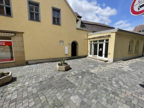 Nebengebäude - 1 Zimmer Mehrfamilienhaus, Wohnhaus in Kölleda