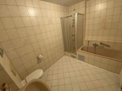 Badezimmer - 3 Zimmer Etagenwohnung in Erlangen