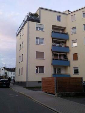 West- und Südseite - Eigentumswohnung, EG, 3Zimmer, Parkett