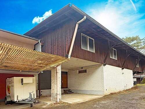 Platzprobleme? Wir haben den richtigen Raum! - Platzprobleme? Wir haben den richtigen Raum! Zweigeschossige Lagerfläche zentral gelegen