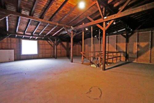 Ausreichend Platz auf 2 Etagen - Halle in Bad Honnef zur Miete