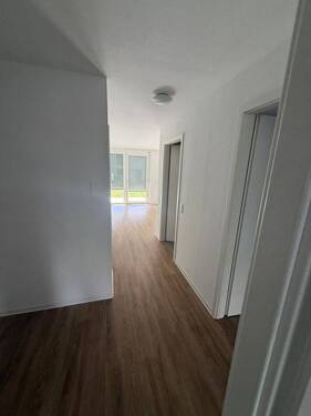 Flur 1 - Etagenwohnung mit 80,10 m&sup2; in Esslingen am Neckar zur Miete