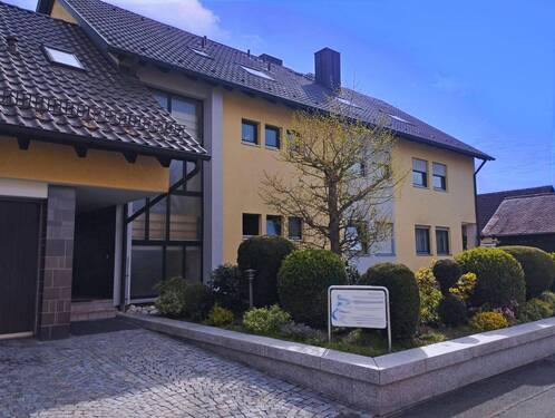 Außenansicht - 1 Zimmer Mehrfamilienhaus, Wohnhaus zum Kaufen in Kulmbach