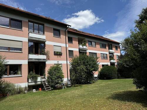 Außenansicht.jpg - 3,5-Zimmer-Wohnung mit Südloggia, Gartenmitbenutzung und PKW-Stellplatz in ruhiger und beliebter Lage von Möhrendorf – derzeit vermietet