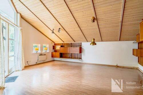 Lichtdurchflutetes Wohnzimmer - 