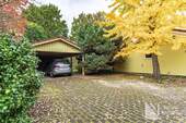 Fester Carport mit Geräteraum - 