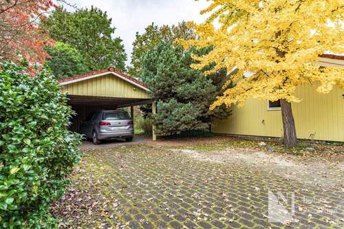 Fester Carport mit Geräteraum - 