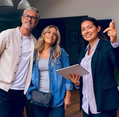 Titelbild - Großzügiges Ein- bis Zweifamilienhaus mit weitläufigem Grundstück und unverbaubarem Blick