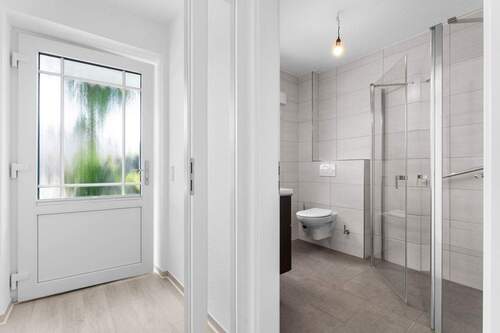 Eingang/Duschbad - 