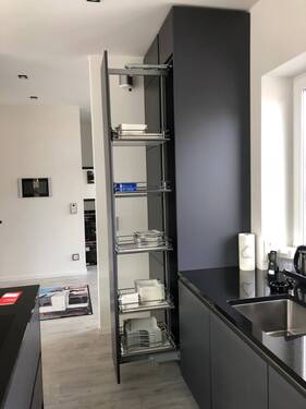 Küche Stauraum.JPG - 