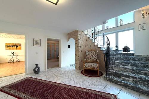 EG Eingangsbereich - 9 Zimmer Einfamilienhaus zum Kaufen in Ried