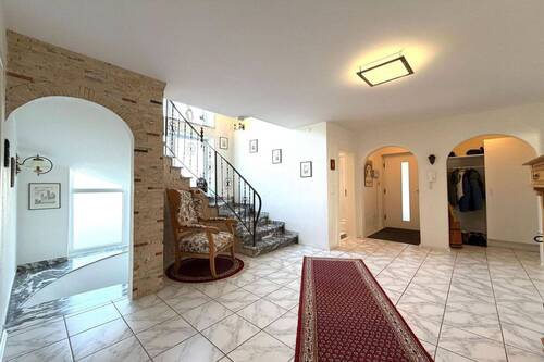 EG Eingangsbereich II - 9 Zimmer Einfamilienhaus in Ried