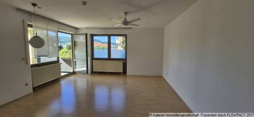 Wohnzimmer - Etagenwohnung mit 71,00 m² in Aalen zum Kaufen