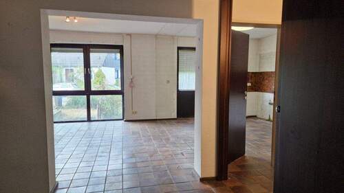 Diele EG - Einfamilienhaus mit 179,00 m&sup2; in Aachen zum Kaufen