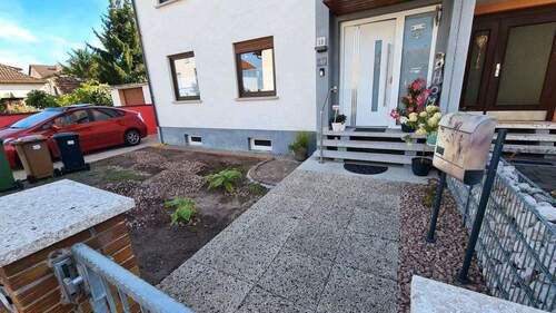 Hauseingang - 7 Zimmer Doppelhaushälfte zum Kaufen in Lampertheim