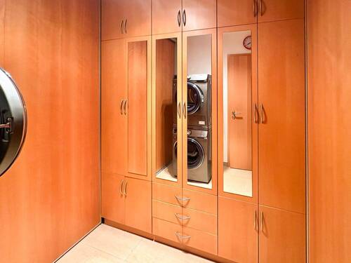 Maßangefertigter Schrank im HWR - 