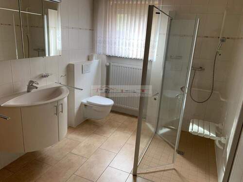 Haus 1 Badezimmer mit großer Dusche - 