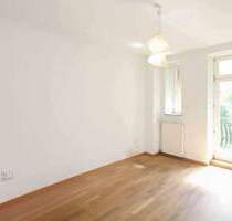 Charmante 3-Zimmer-Altbauwohnung mit Süd-Balkon in München!