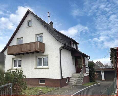 Hauseingang mit Zufahrt - 5 Zimmer Einfamilienhaus zum Kaufen in Friesenheim