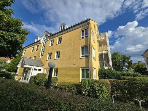 Hausansicht - Wohnung in Dresden Weißig - 178.000,00 EUR Kaufpreis, ca.  56,70 m² Wohnfläche