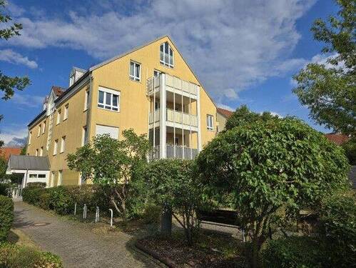 Hausansicht - 2 Zimmer Etagenwohnung zum Kaufen in Dresden / Weißig